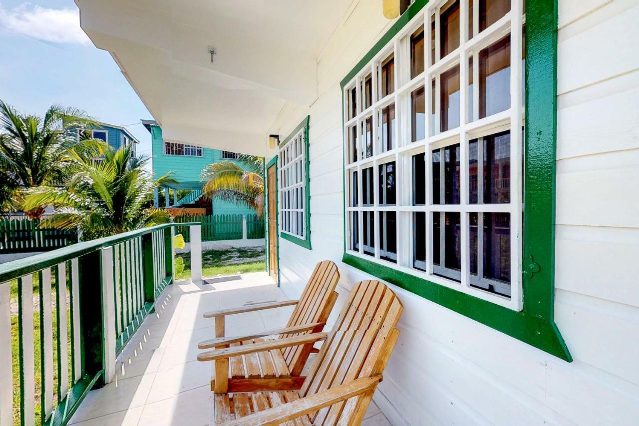 Roughrider Inn Caye Caulker Eksteriør billede
